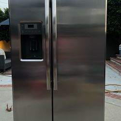 GE profile refrigerator