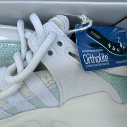 Adidas Woman’s Shoe Size 7.5