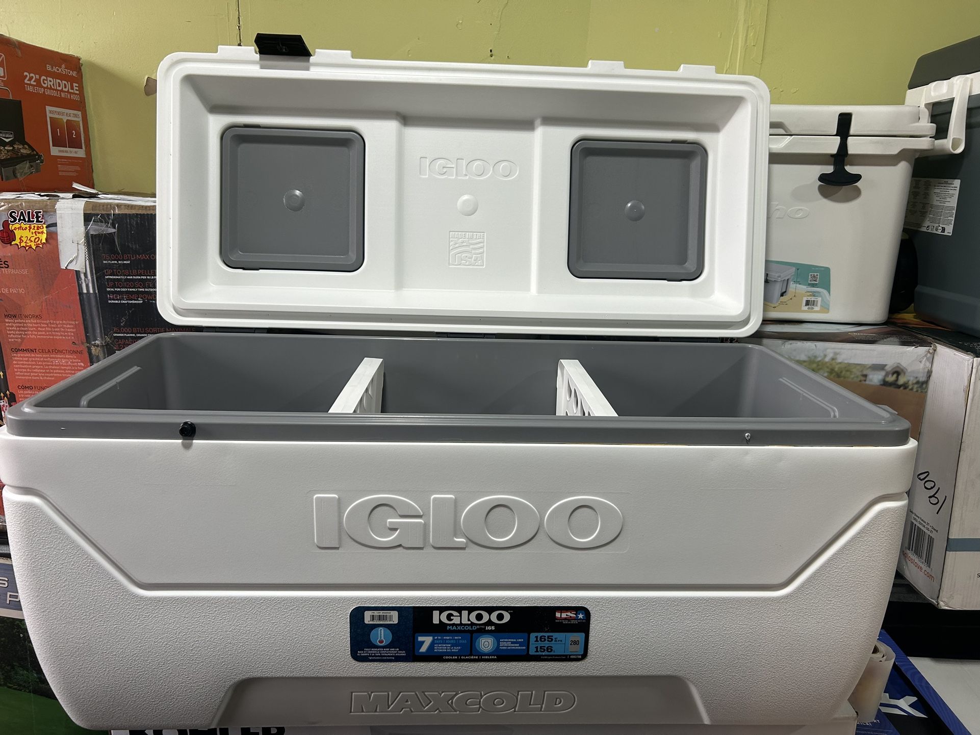 Igloo 165 Quart Maxcold Chest Cooler With Butterfly Quick Access Hatch
