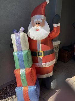Christmas: Blow Up Santa’s