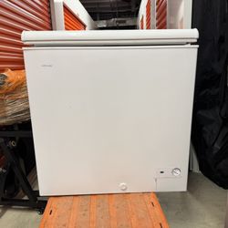 Vissani Chest Freezer – 5.0 cu. ft. – Like New
