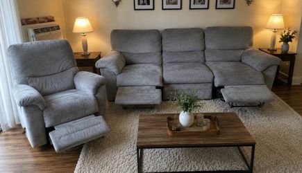 Recliner couch matching recliner chair great condition clean we sell all the time delivery $40 local