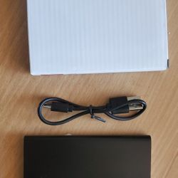 New And Never Used Battery Bank And Charger With 4000 MAH