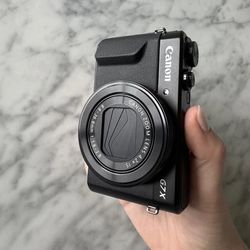 Canon PowerShot G7X Mark II 