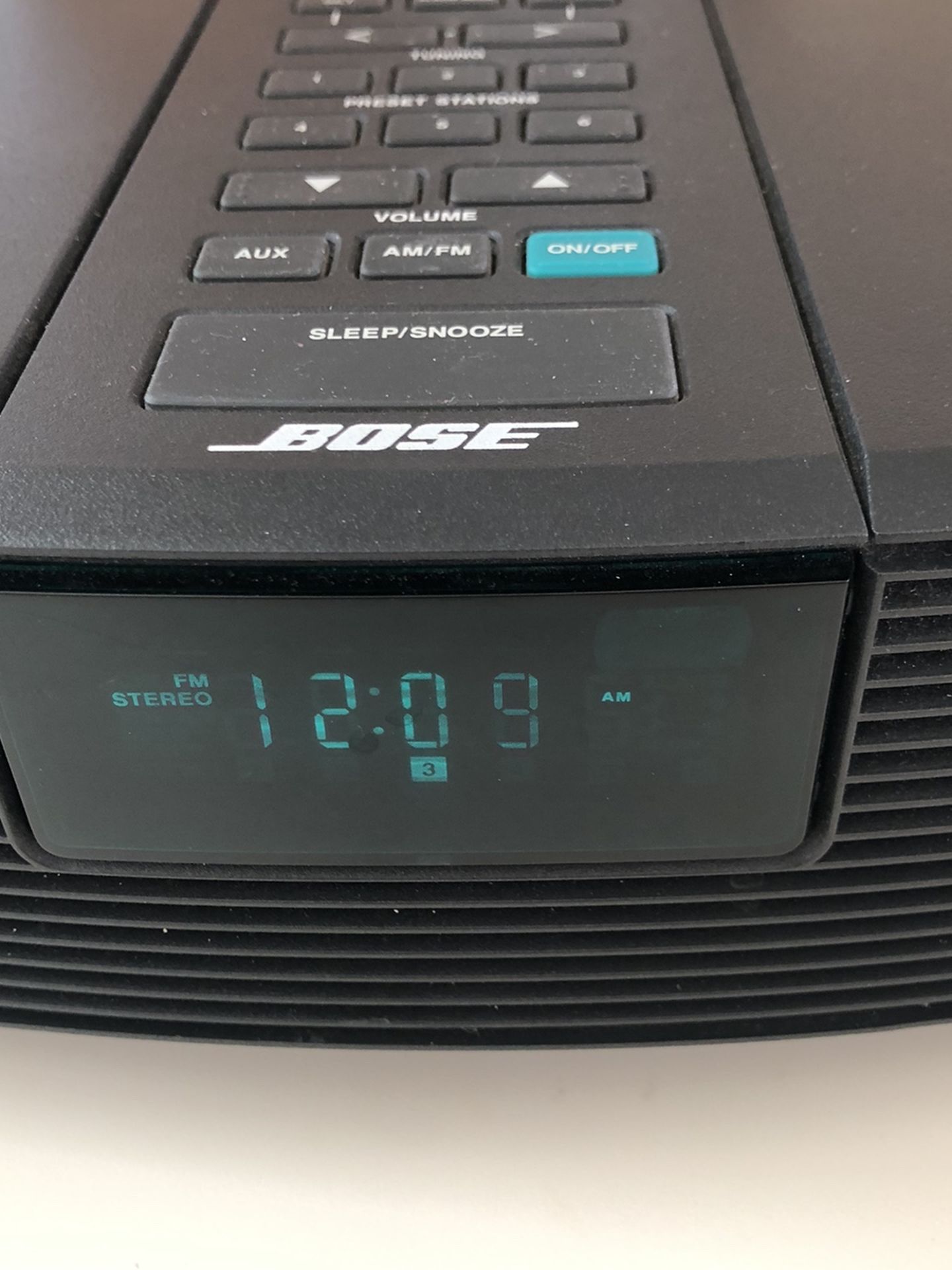 BOSE WAVE RADIO W/AUX & ANT Works Great