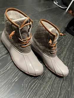 LIKE NEW! Fashionable Women’s Boots