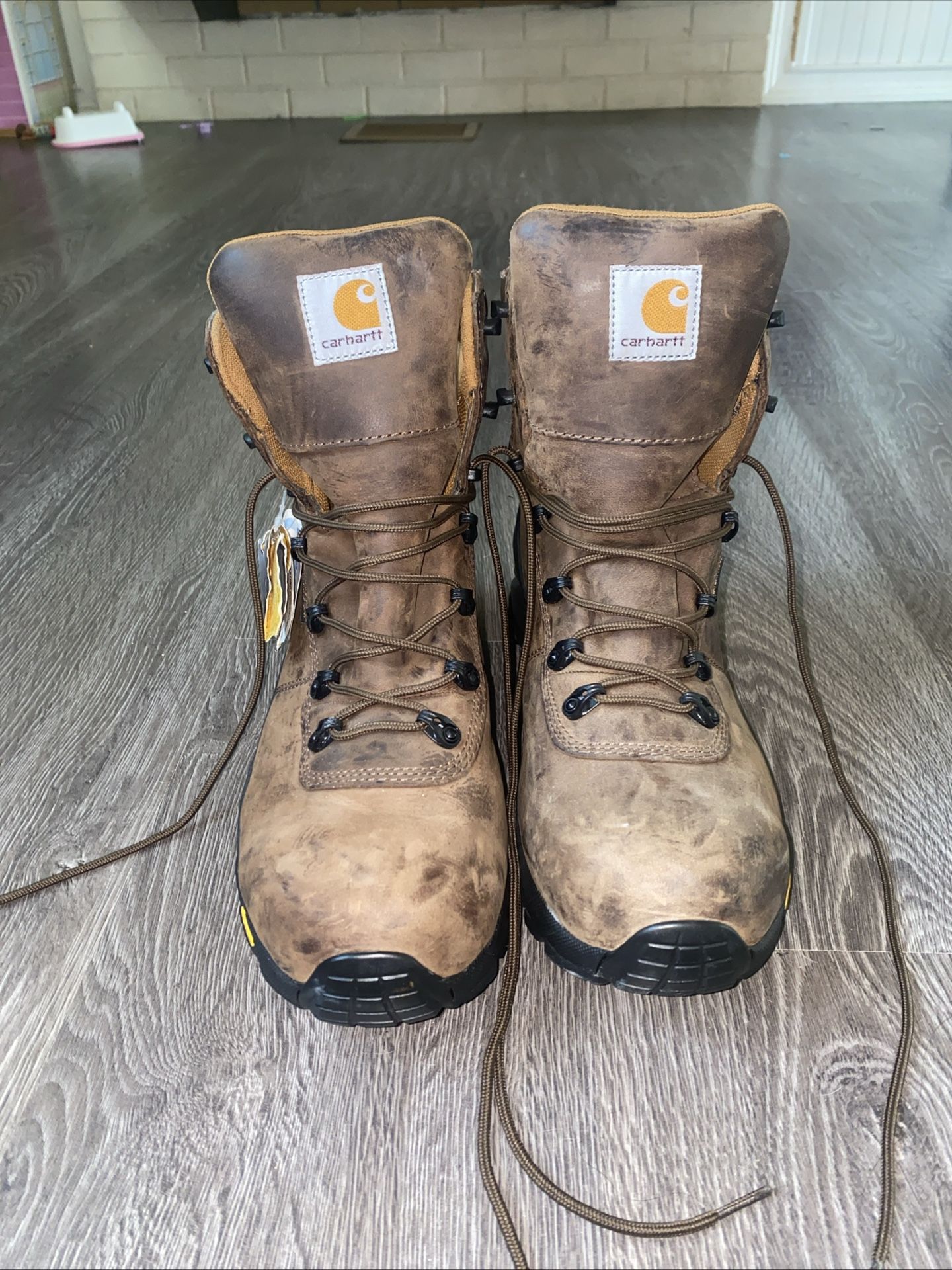 Carhrtt Boots: Men's 6 Inch Vibram Sole Work Boots CMH6100 Excellent Condition