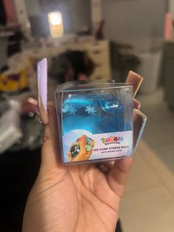 Squishy cube