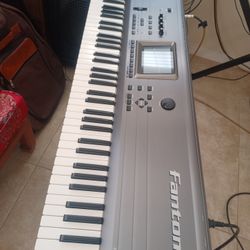 Roland Fantom FA-76 Workstation Keyboard 
