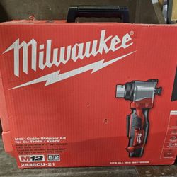 Milwaukee M12 Cable Stripper Kit