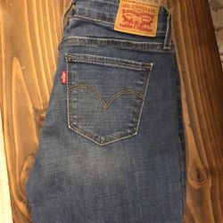 Women’s Levi’s Jeans