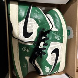 Jordan 1 Mid Pine Green Overbranded Size7y (Used)
