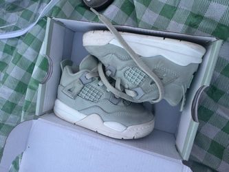 Air Jordan 4 Toddler Sneakers Sage Green size 6c