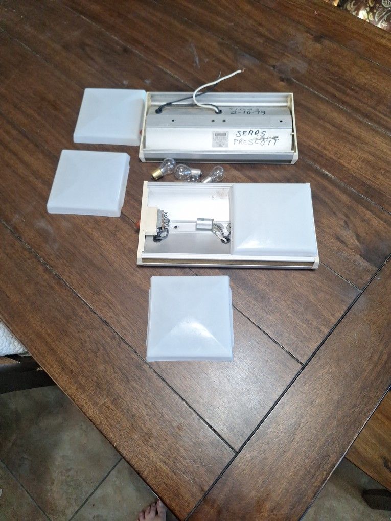70's, 80's? 12v RV Lights