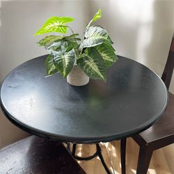 Round Table