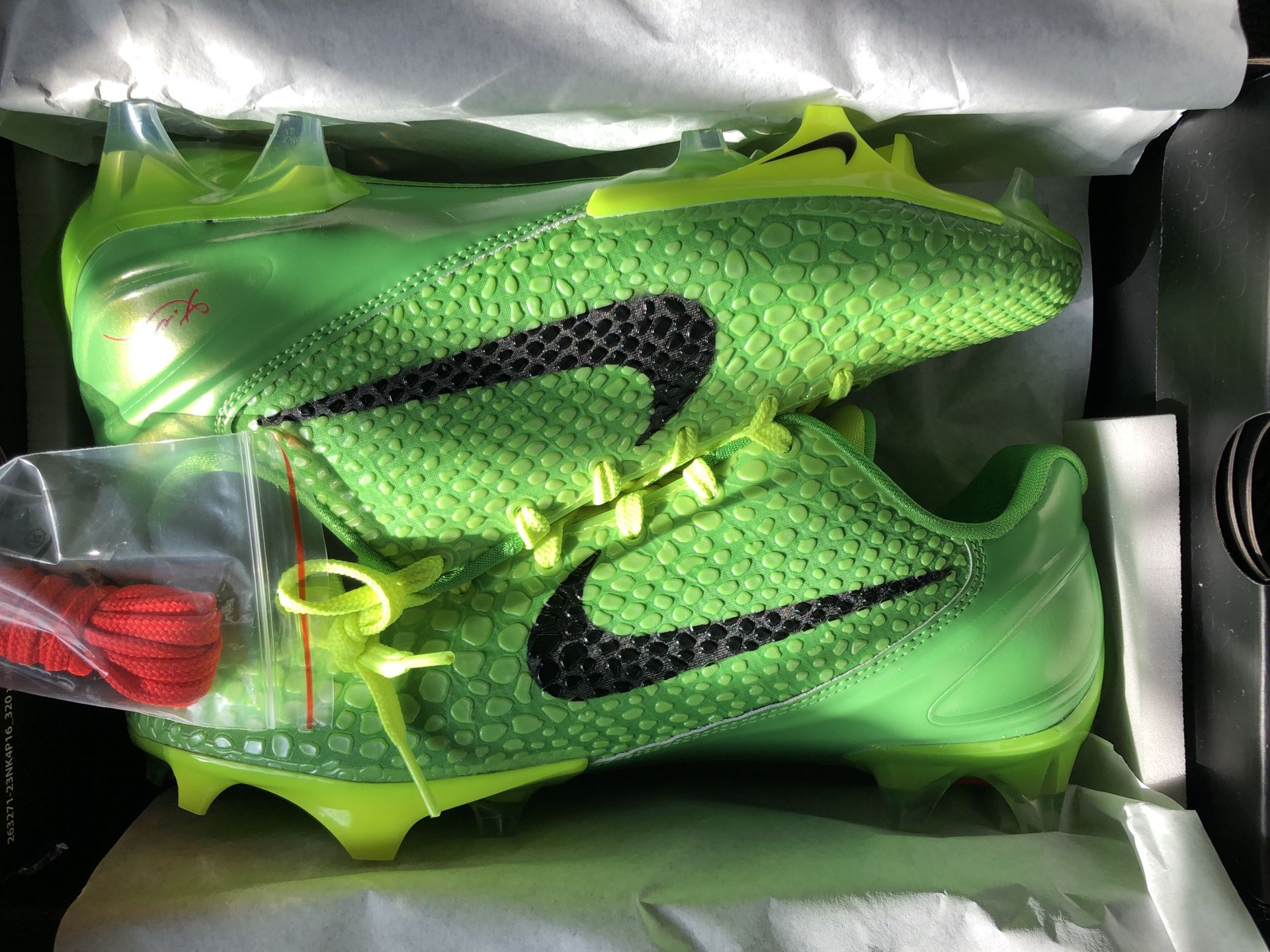 Nike Grinch Kobe 6 Cleats