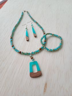 3pc Necklace Bracelet And Earring Set
