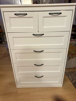 **FREE PICK UP ONLY** White chest of Drawers