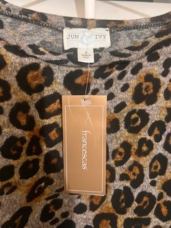 Jun & Ivy Leopard Print Top – Size S