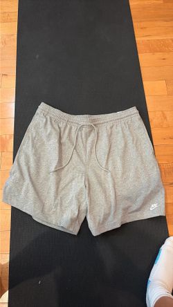 NIKE GREY SWEAT SHORTS SIZE XL