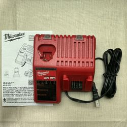Milwaukee. M12/M18 Lithium Ion Battery Charger.