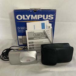 Olympus D-560 zoom Camera PARTS ONLY 