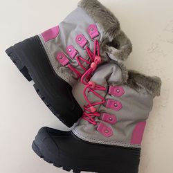 Snow boots