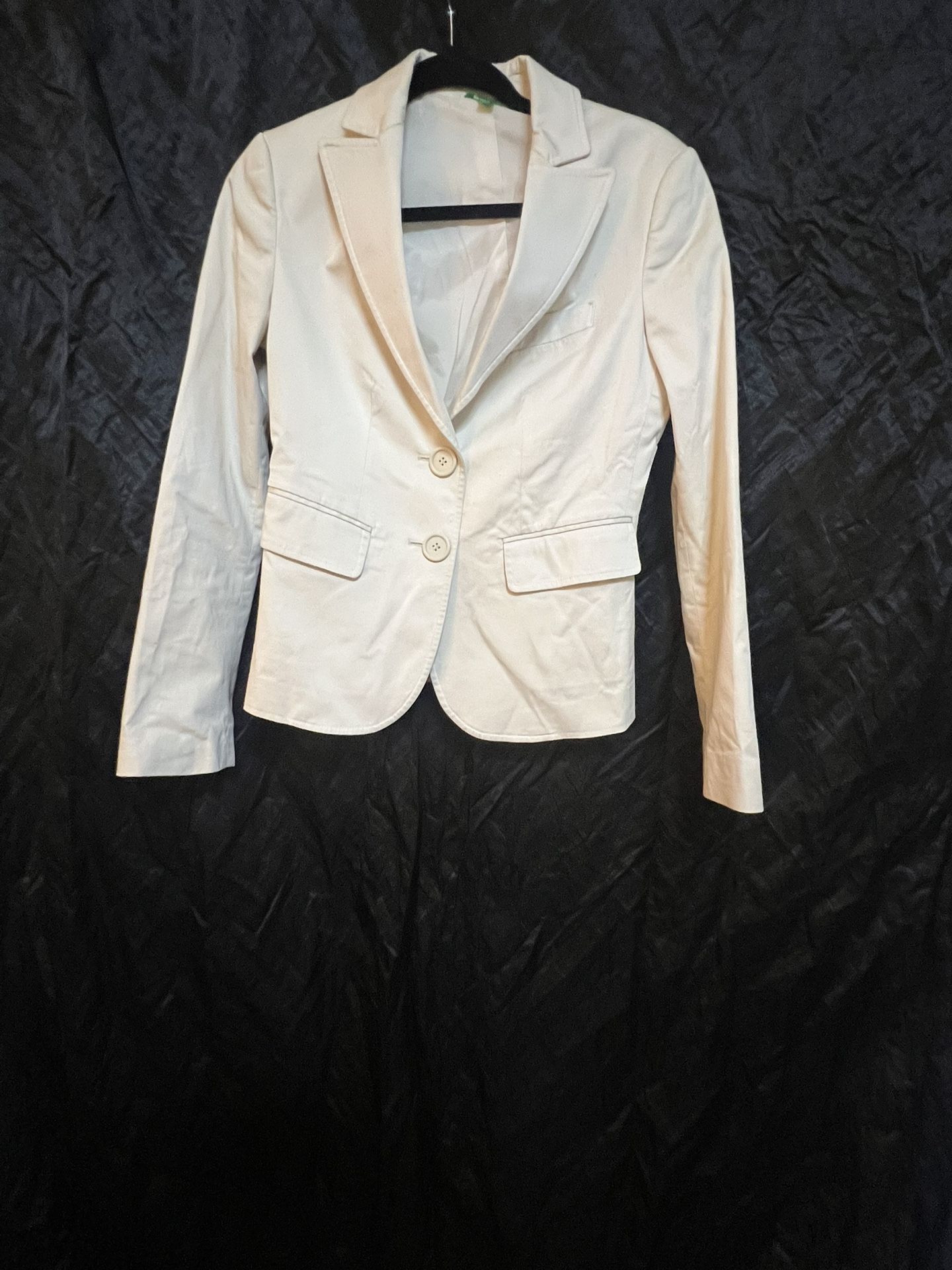UNITED COLORS OF BENETTON Cream 2 Button Jacket/Blazer (Size 40/4)