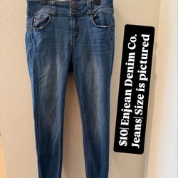 $10| Enjean Denim Co. Jeans| Size is pictured 