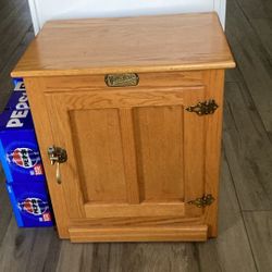 White Clad Vintage Ice Box