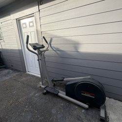 Proform 545e Pulse Trainer Eliptical