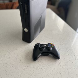 Classic Black Xbox 360 🎮 Ready to Play!