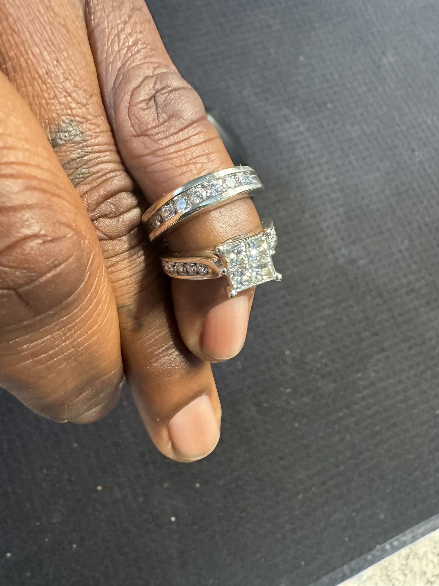 Stunning Engagement Diamond Ring Set
