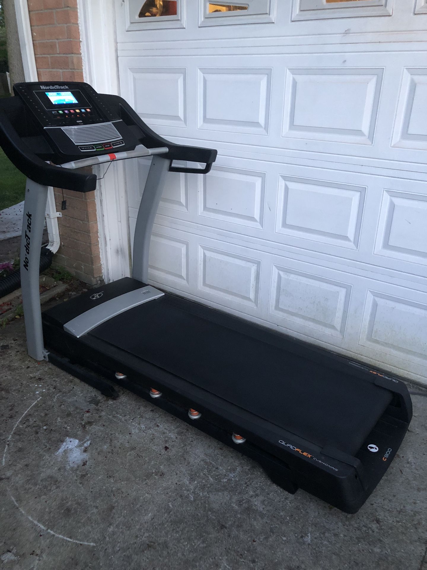 NordicTrack C900 Commercial TM Max 350 Lb