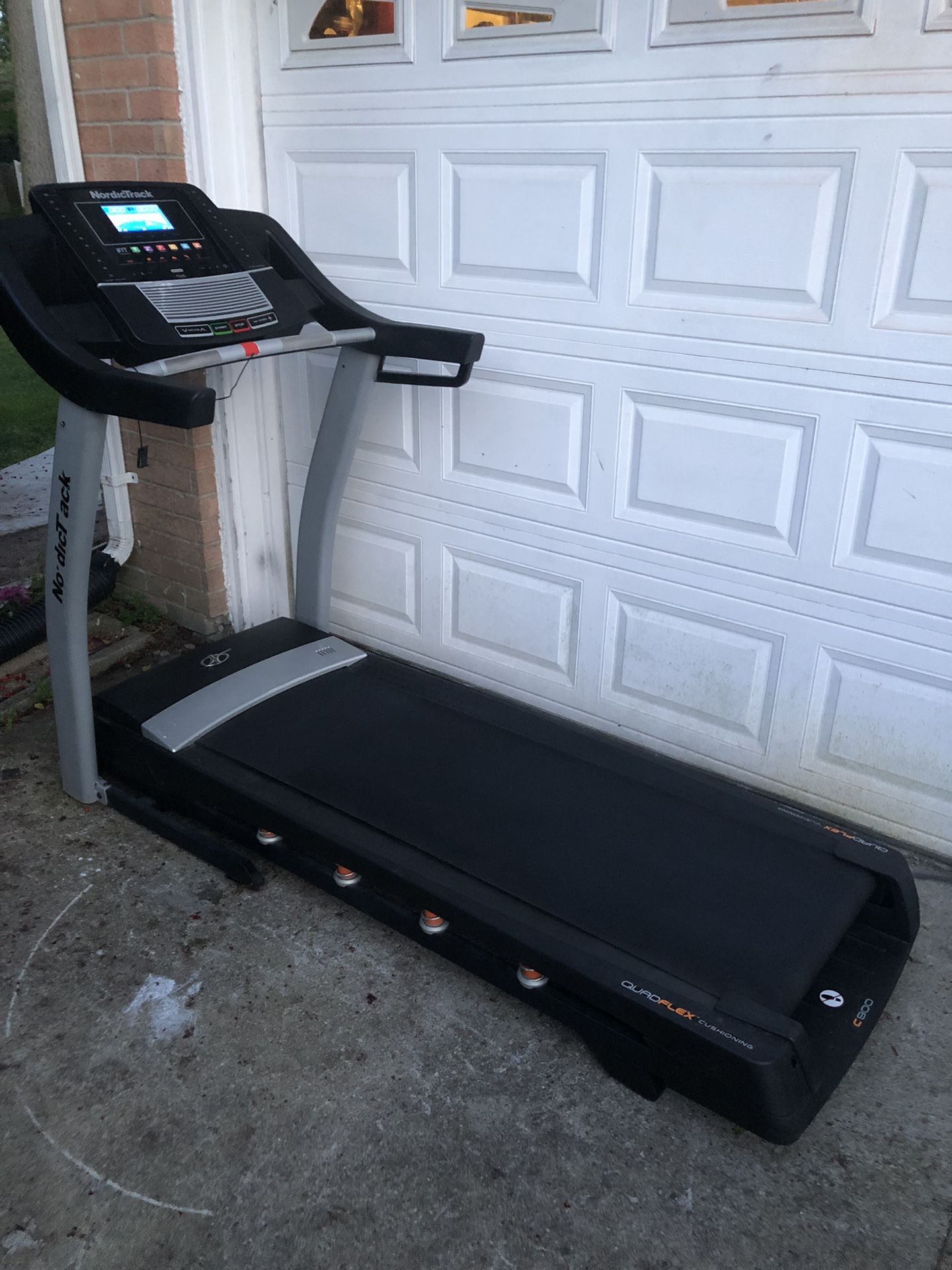  NordicTrack C900 Commercial TM Max 350 Lb