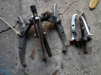 Gear puller