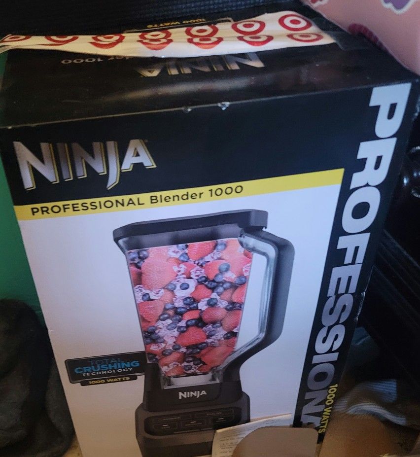 NutriBullet Pro 1000 Series High-Speed Blender for Sale in Copiague, NY -  OfferUp