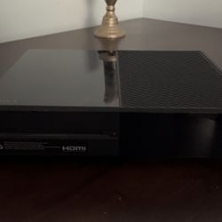 Xbox One 500GB – Console Only – Works Great