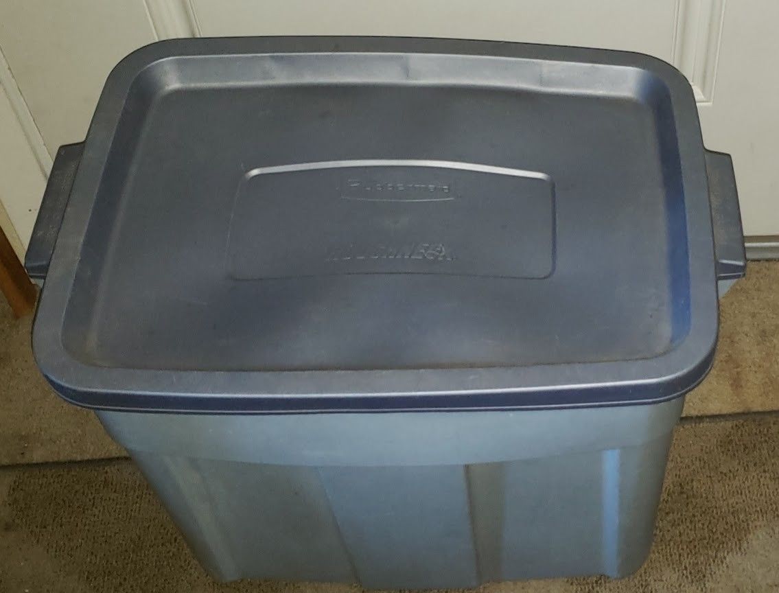Rubbermaid Roughneck️ Large Storage Container/Tub/Bin
