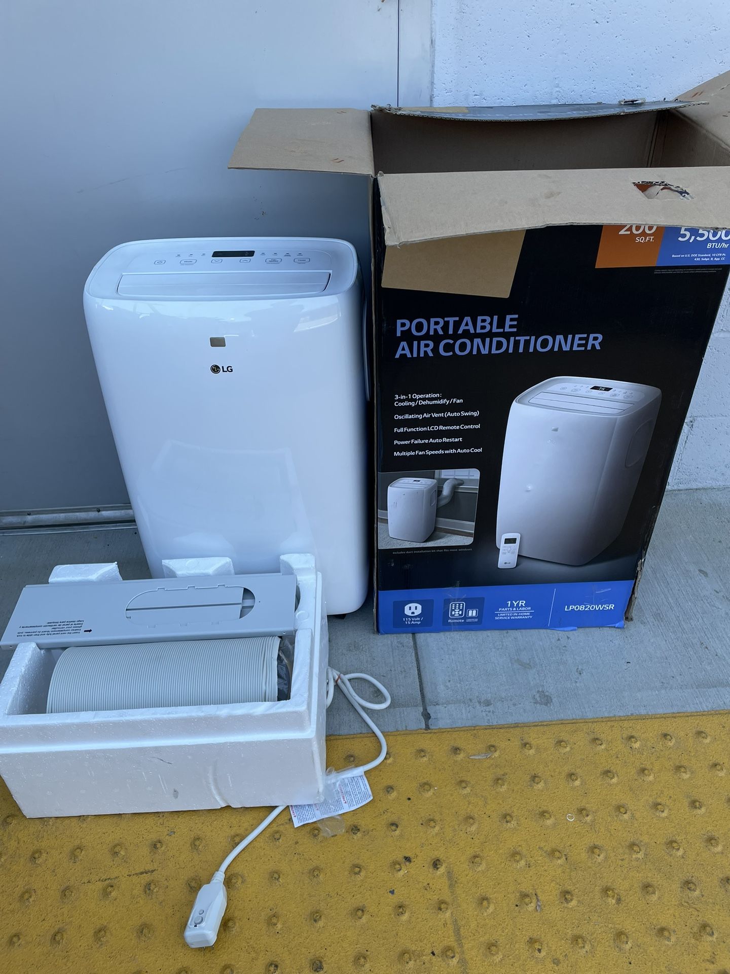 Air Conditioner 5.5k Btu 200sqft 