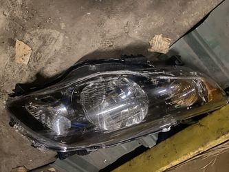 2009 -10 Toyota Corolla Headlights