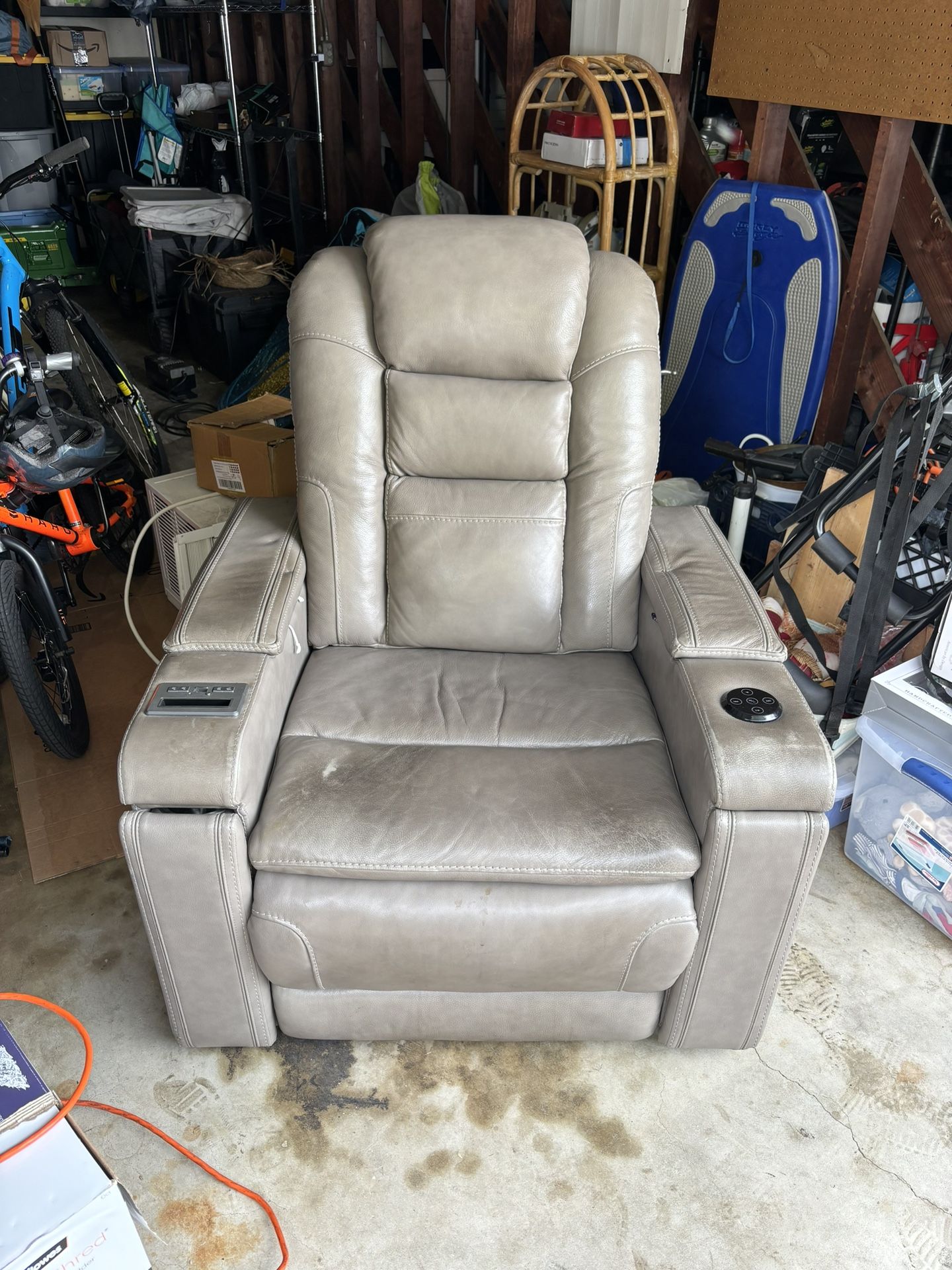 Power Recliner Chair With Speakers