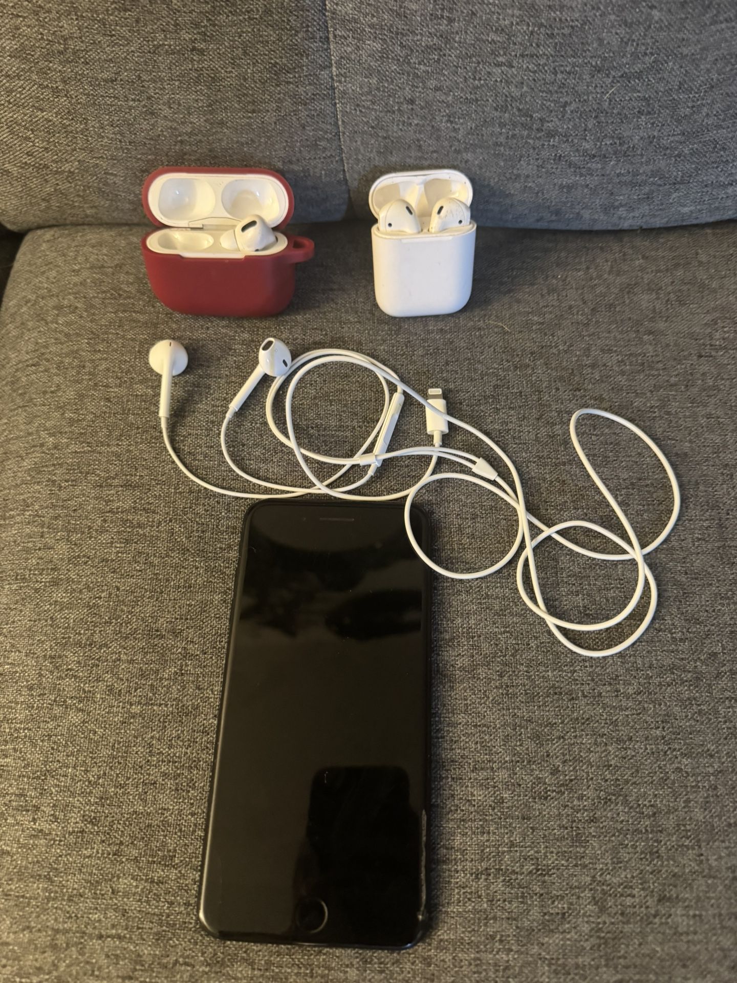 iPhone 7+ With Pods Of Choice 