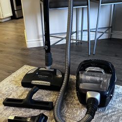 Electrolux Canister Vaccum (bagless)
