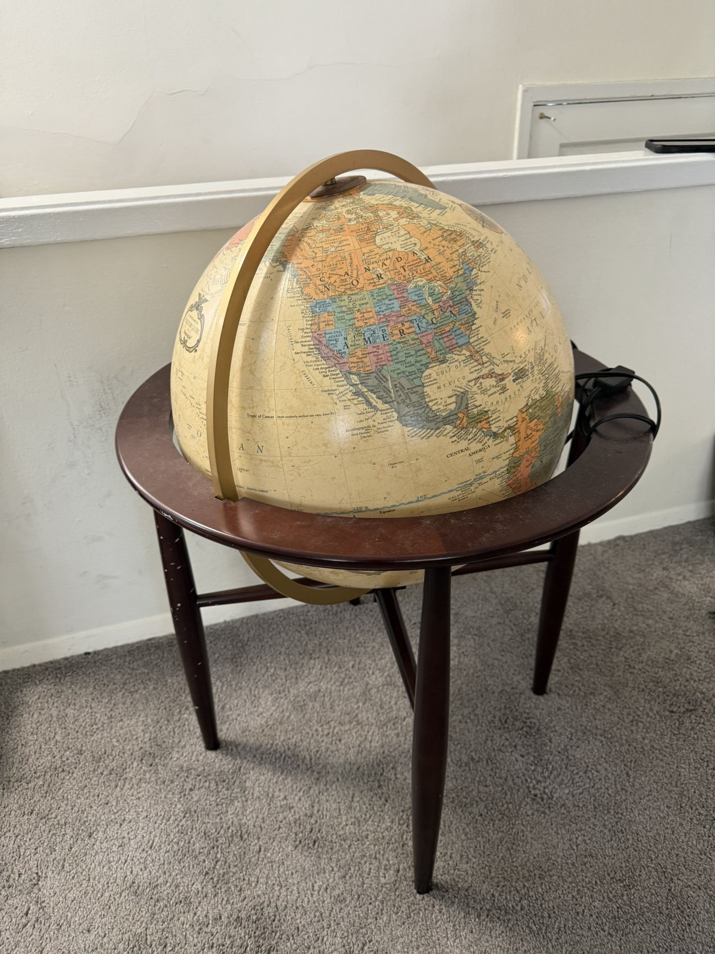 🌍 Vintage Light-Up Globe with Wood Stand