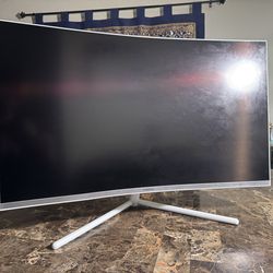 32” UHD Curved 4K Samsung Monitor