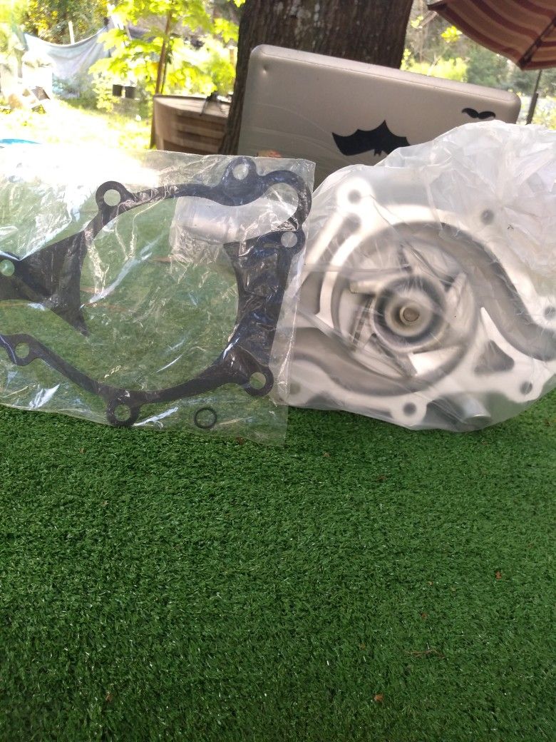 Brand New Water Pump and Gaskets For 94 Dodge Ram 350