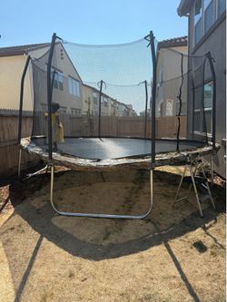 Trampoline 14ft Square