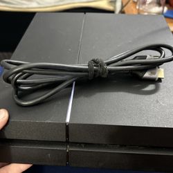 PS4 500gb 1 Controller And Power Cord And HDMI 