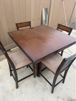 Dinning room table